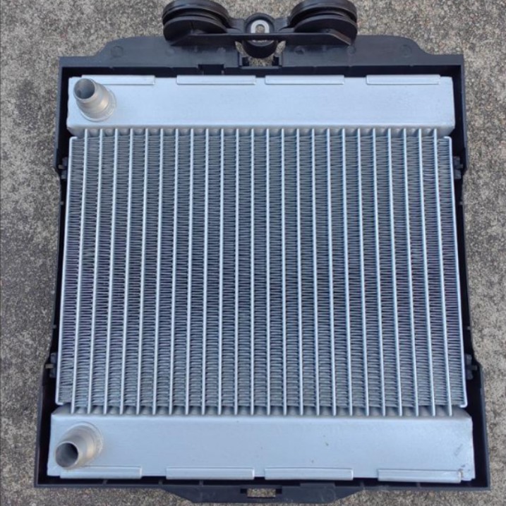 17112284603 17117802662 for Bmw Auxiliary Coolant Cooler Left Side