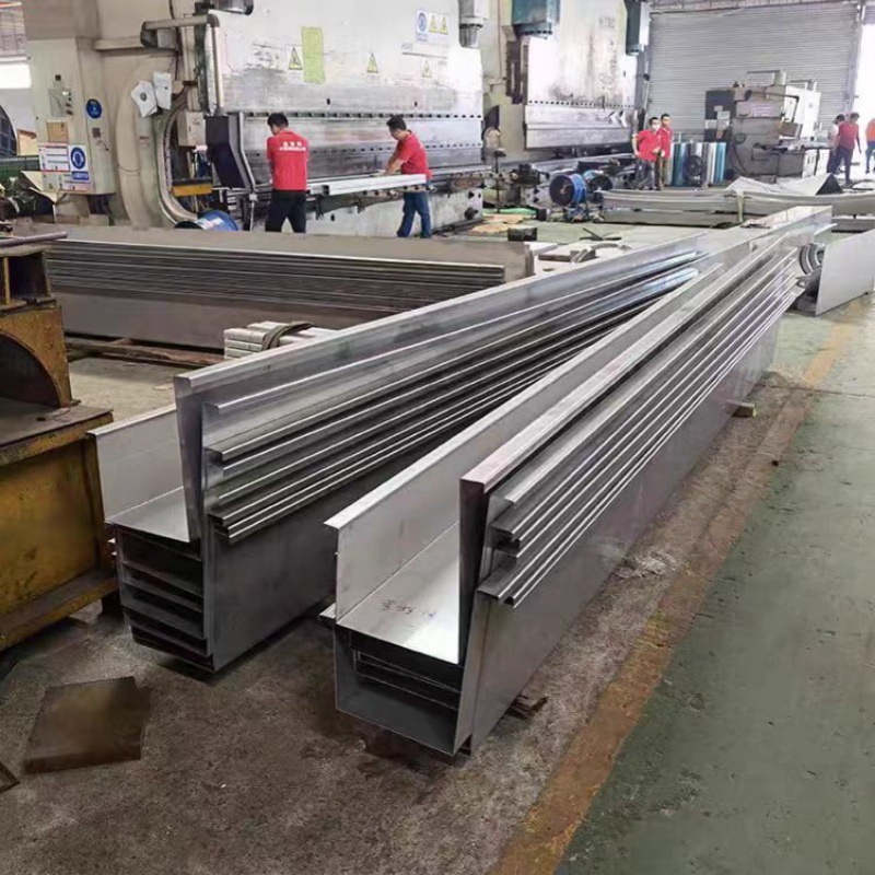 Производитель продает желоб для крыши из нержавеющей стали 304, U-образный желоб для дождевой воды с фиксированной длиной и полными спецификациями сварки