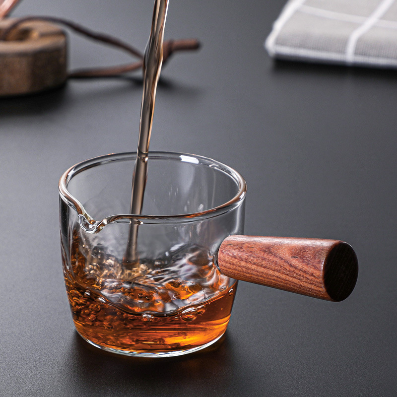High-Temperature Resistant Glass Mini Milk Jug Dipping Dish High Borosilicate Coffee Latte Cup Milk Jug Wooden Handle Small Milk Cup Measuring Cup