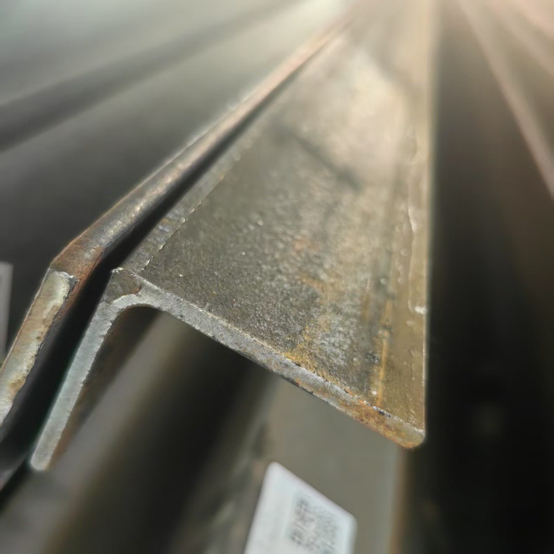 Wuxi Steel Q235 Hot-Dip Galvanized Angle Steel Construction Engineering Galvanized Angle Iron Profiles Retail Cutting Wholesale