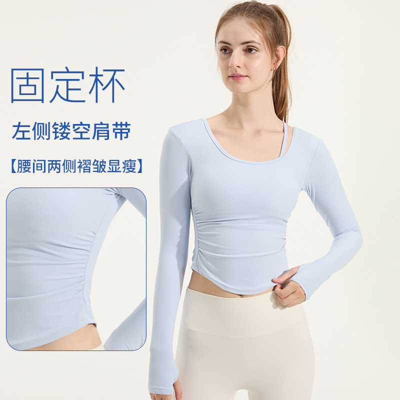 Новый стиль спортивного топа для женщин с косым плечом и боковыми складками, облегающий силуэт, длинные рукава с чашечками, фитнес-йога для осени