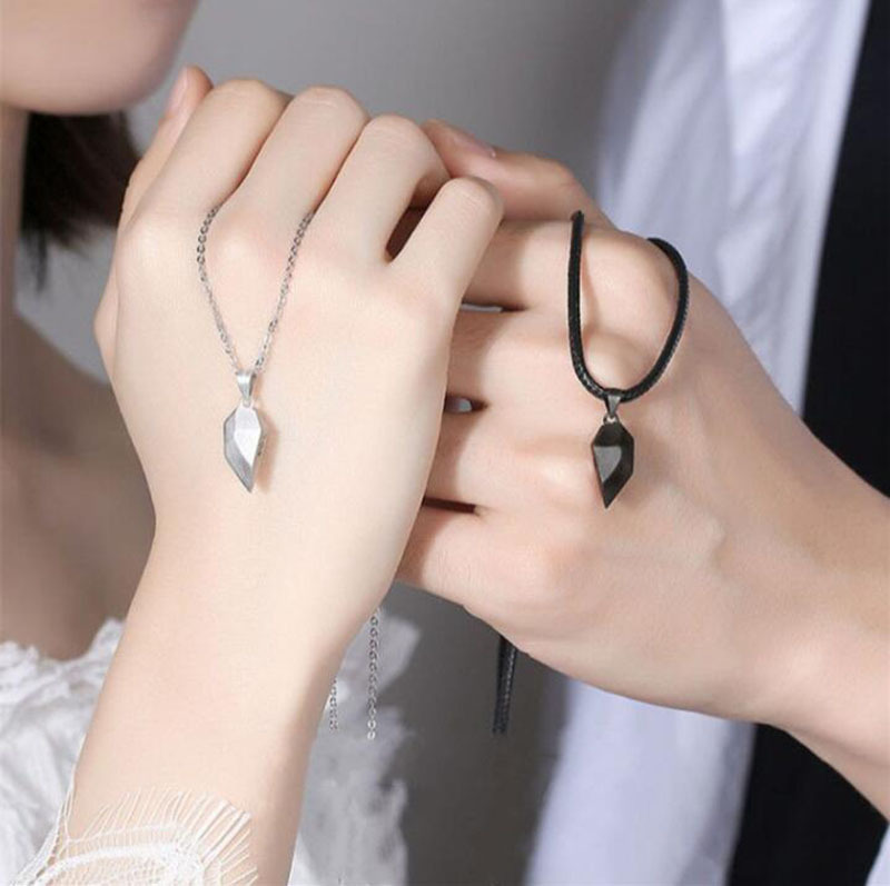 Cross-Border Popular Love Magnetic Necklace Couple Love Splicing Heart-Shaped Pendant Necklace Men and Women Necklace Hip-Hop