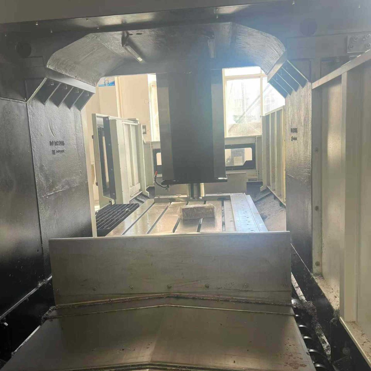 Transfer of Used Daikin Tmc-2315 Gantry Machining Center Spindle Speed 6000 in Stock