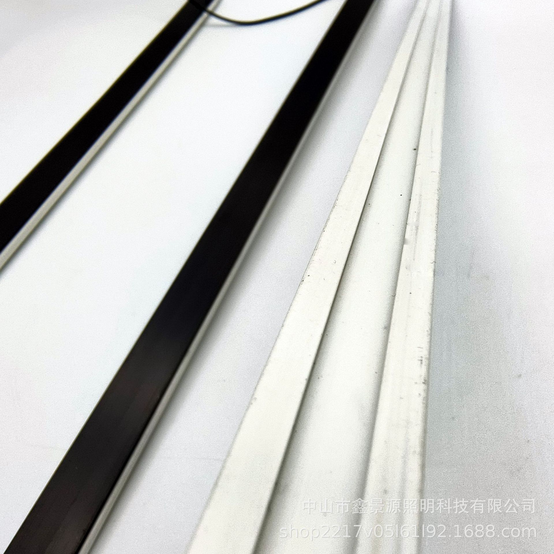 Ultra-Thin Magnetic Conductive Groove Conductive Rail Display Cabinet Shelf Surface-Mounted Black and White Inlaid Track Concealed Power Slot Layer