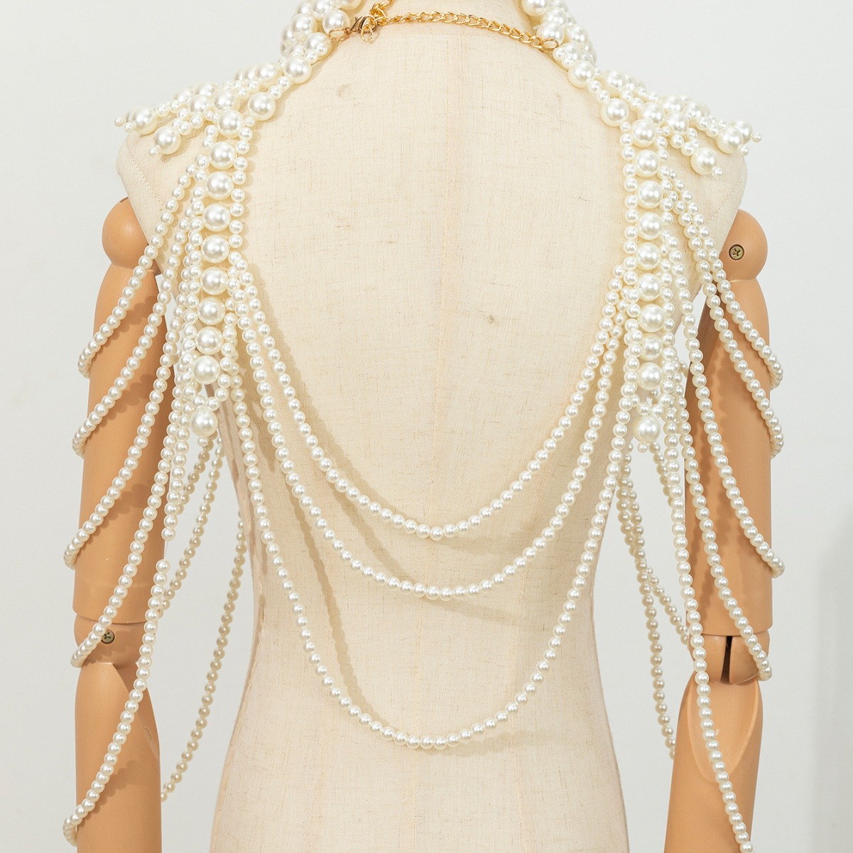 2024 new European and American style exaggerated retro heavy industry handmade beaded multi-layer pearl sexy body chain
