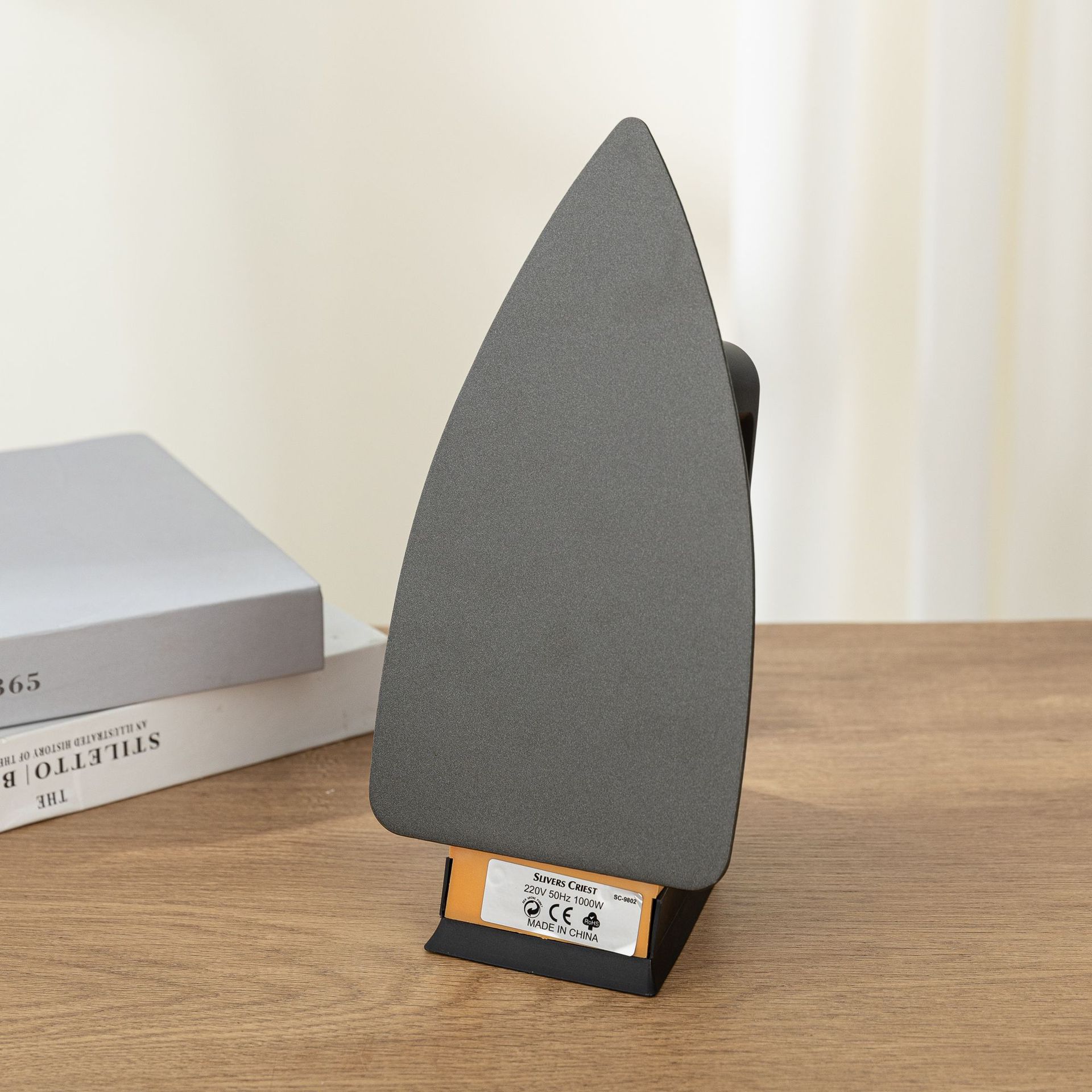 Foreign Trade English Color Box European Standard Electric Iron Household Iron Dormitory Electric Iron Handheld Clothes Electric Iron