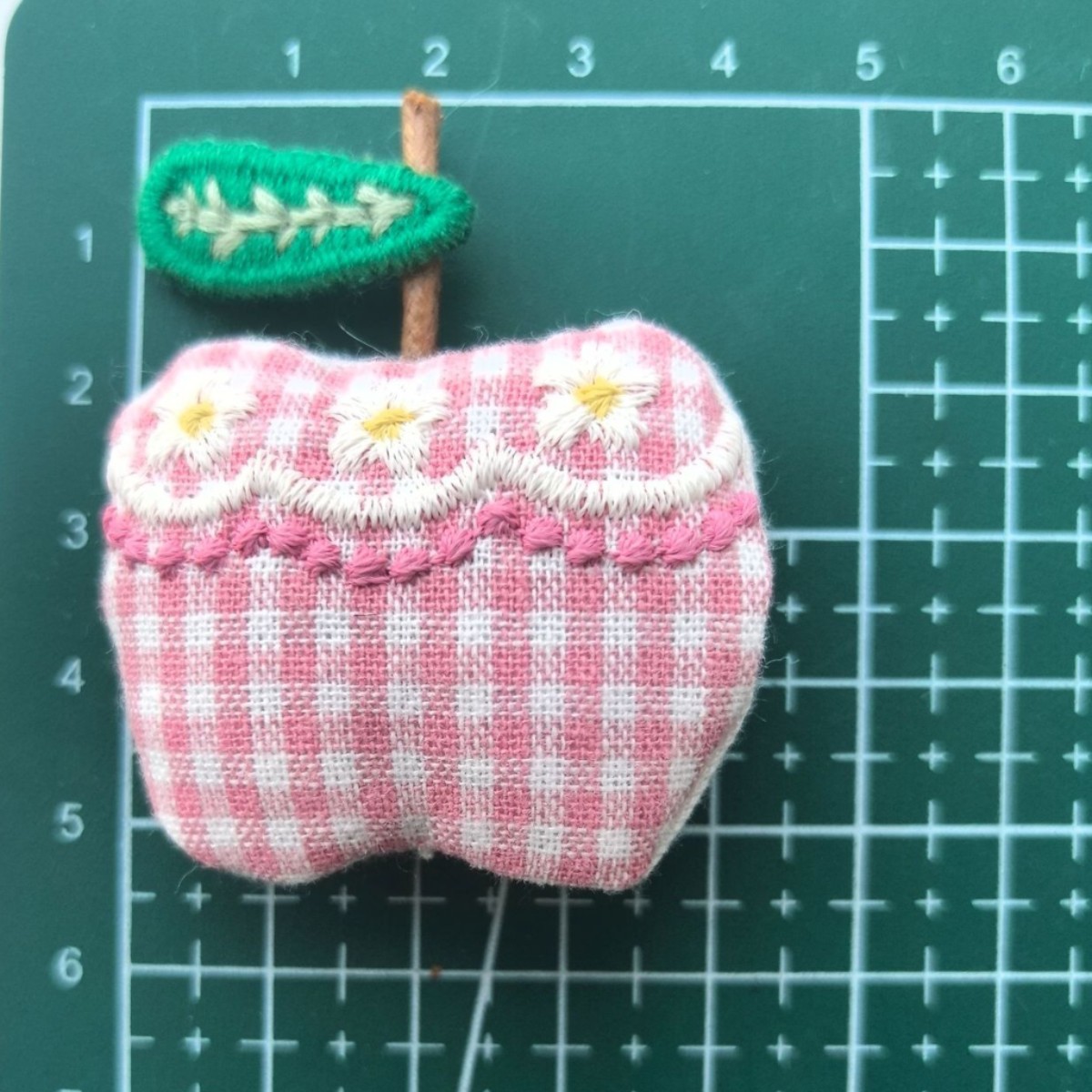 Pink Kidsren's Fabric Stuffed Cotton Cute Cartoon Apple Hairpin Hair Band Clothing Accessories Pendant Accessories