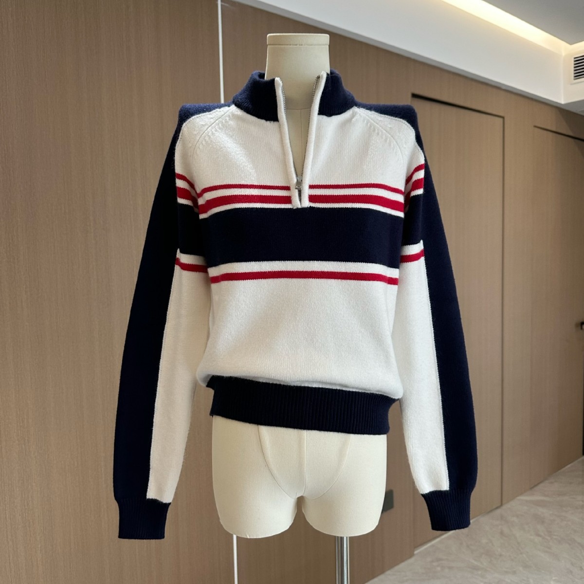 Ready Stock Lazy Style Knitwear for Women Autumn and Winter 2024 Retro Stripesd Knitwear High-End Long-Sleeved Top