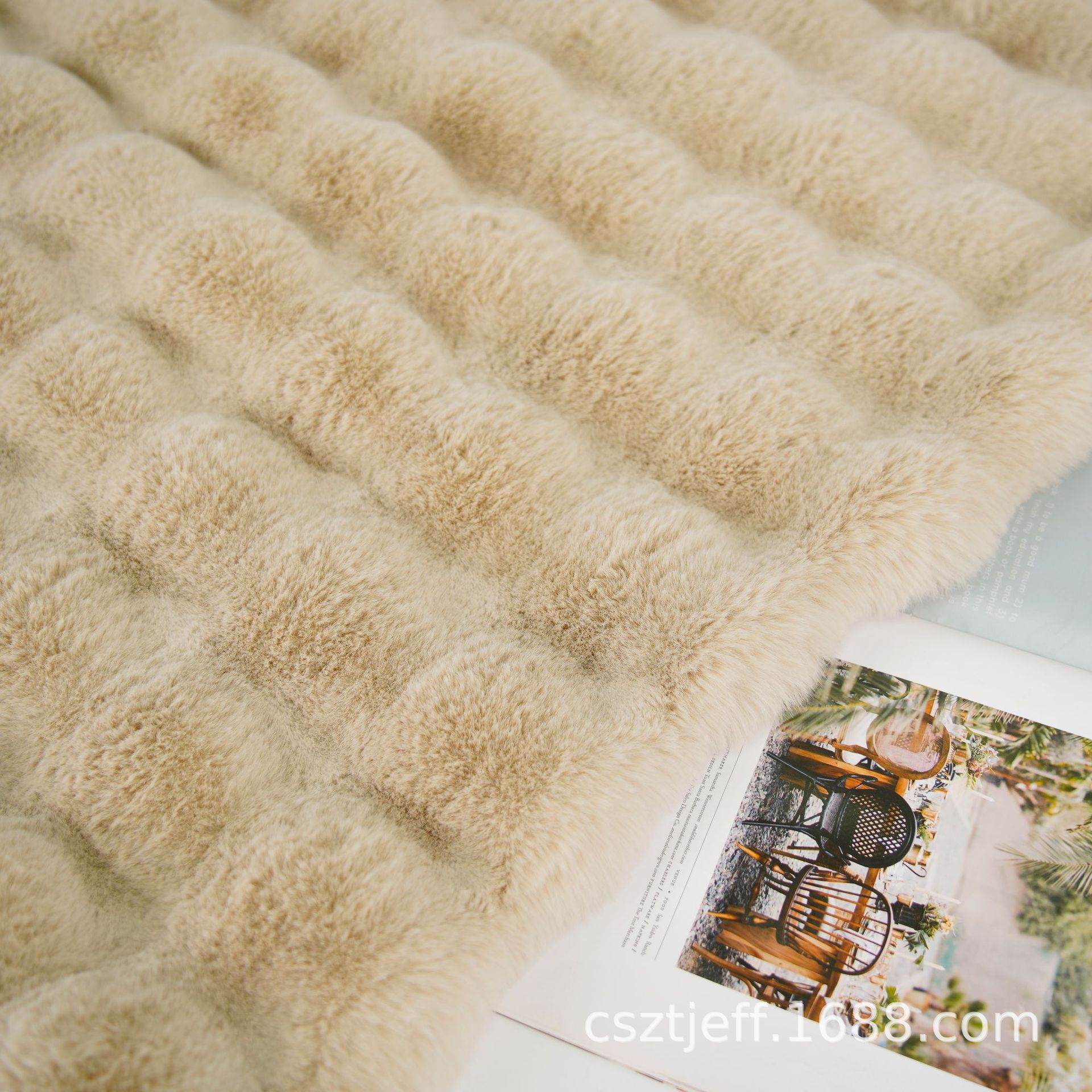 Customized New Product Single-Sided Bubble Rabbit Fur Thickeneded Imitation Rabbit Plush Cloth Outwear Blanket Pillow Floor Mat High-End Fabric