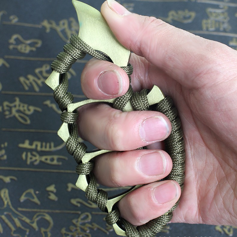 New Finger Tiger Self-Defense Hand Buckle Iron Fist Bracelet Car-Mounted Broken Window Fist Buckle Four-Finger Fist Glove Weapon Metal Anti-Wolf Tool