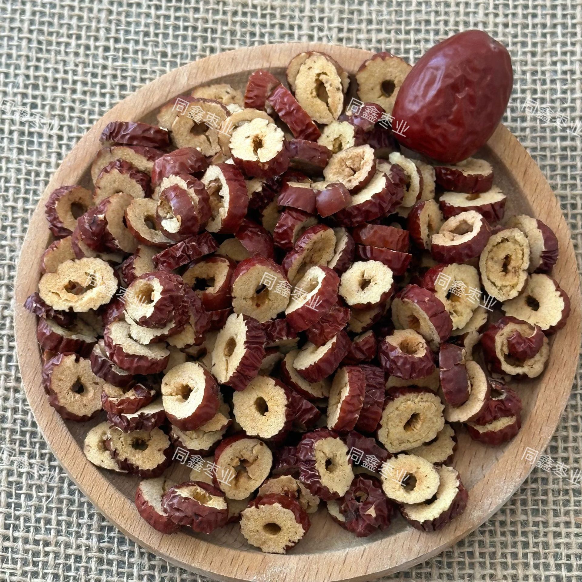 Perennial supply Xinjiang Xiaohong jujube tablets jujube circle dried jujube raw material grade suitable for scented tea medicinal materials accessories