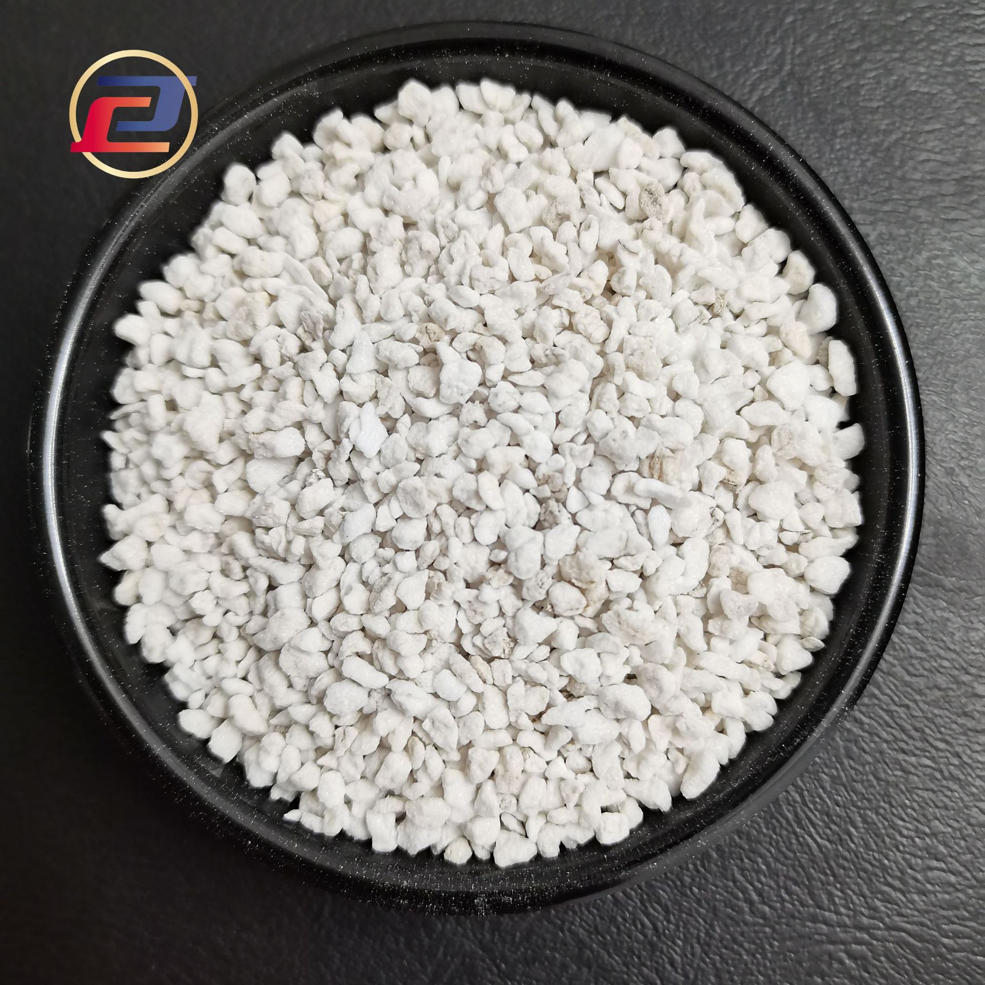 1-3 Expanded Perlite Particles Large Particle Perlite Insulation and Flame Retardant for Cement Prefabricated Panels