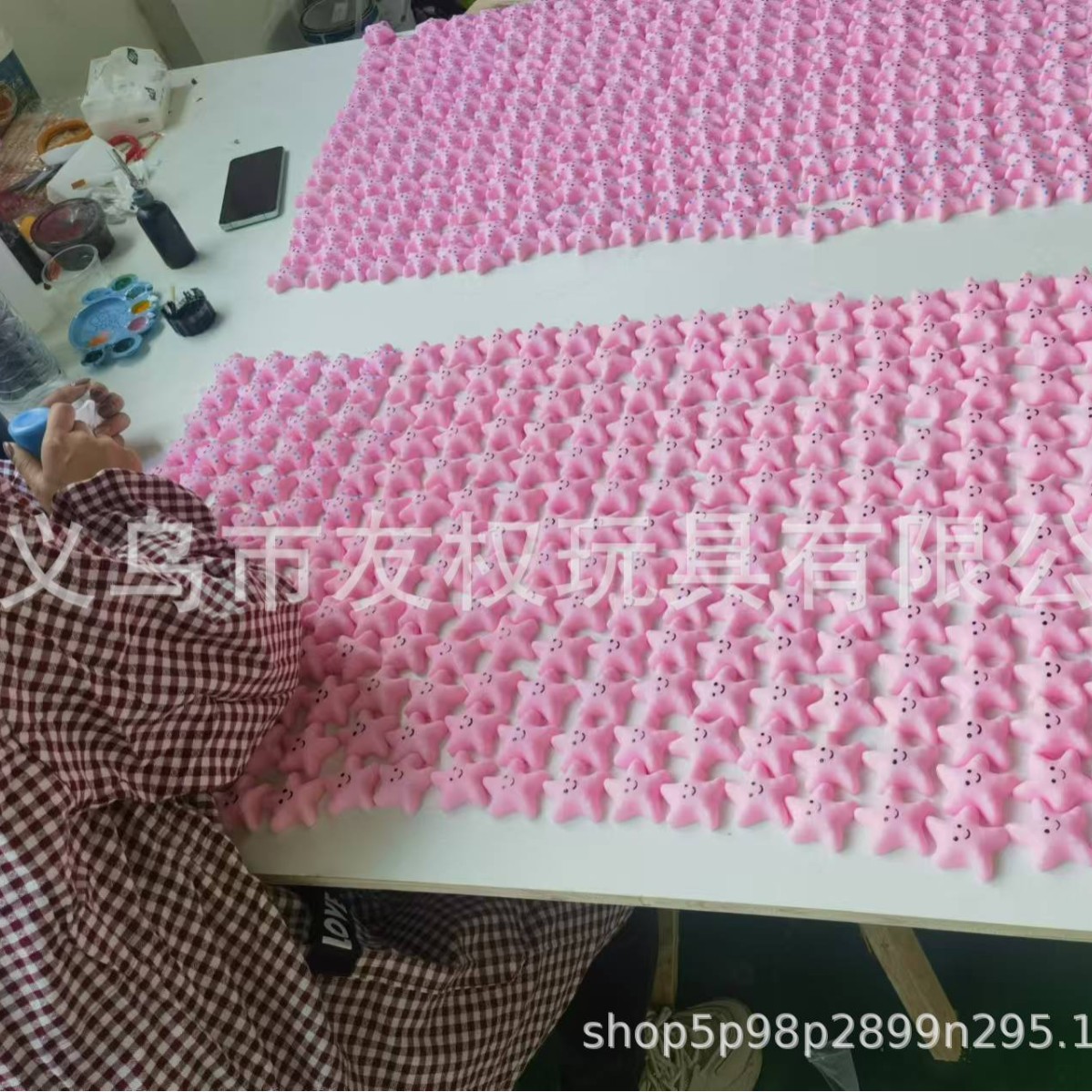 Factory direct 8-10 grams of pinching music small dumplings animal dumplings decompression pinching music vent toys