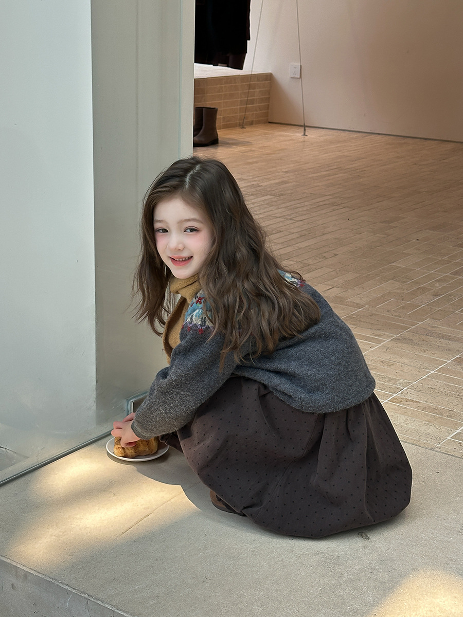 Aimobeibei 2025 Autumn New Collection Girls' Vintage Romantic Fair Isle Sweater Atmospheric Knitted Cardigan Jacket