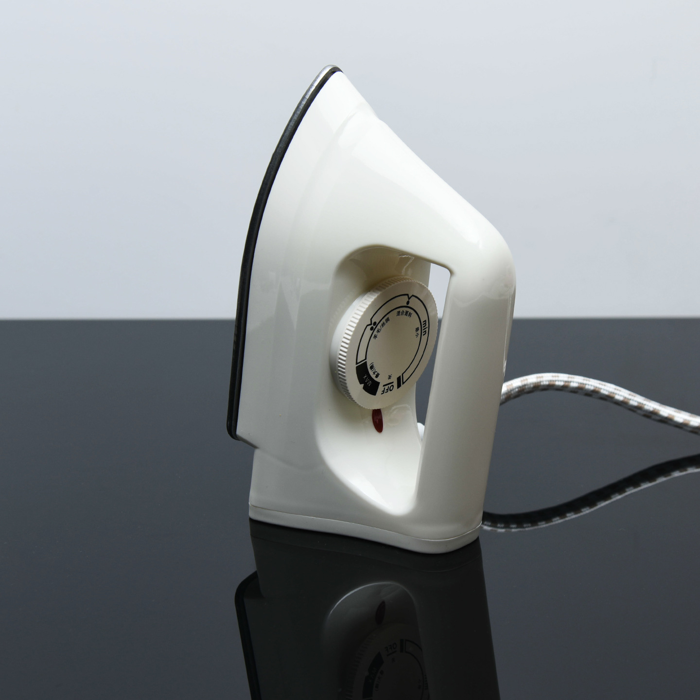 Mini Electric Iron for Home Use, Small Handheld Iron for Travel, Garment Steamer for Bedroom Wrinkle Removal