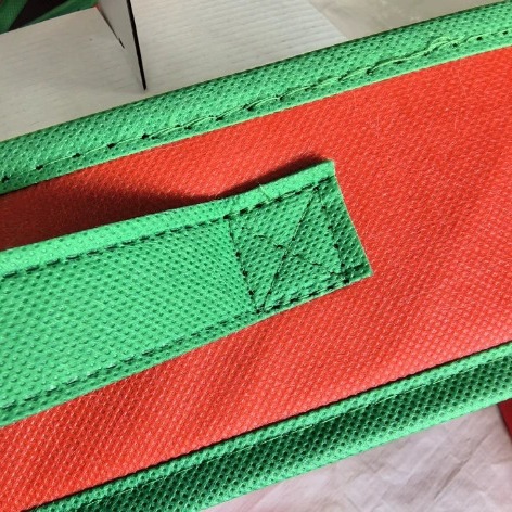 In stock cross-border e-commerce 4-layer 64-grid red non-woven corrugated cardboard Christmas colorful ball Christmas jewelry storage box