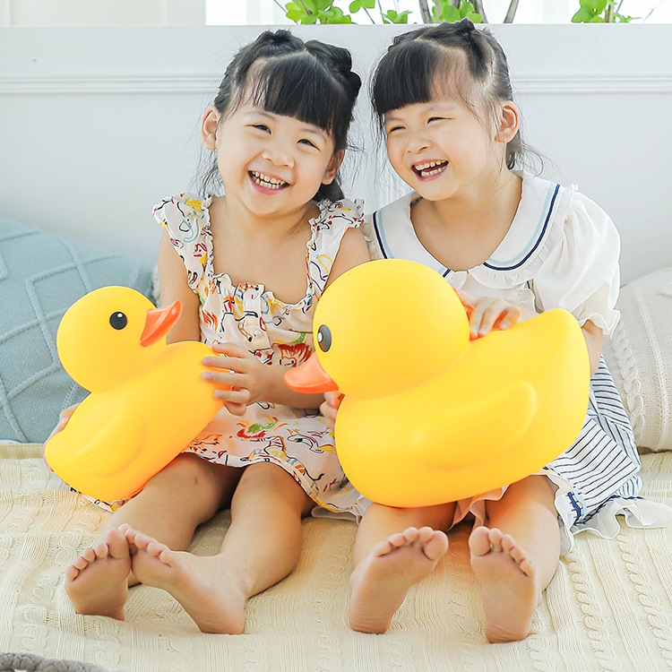 Factory Direct Sales Little Yellow Duck Toy Bathing and Playing in the Water Pinching and Screaming Little Duck Amusement Park Swimming Pool Floating Duck