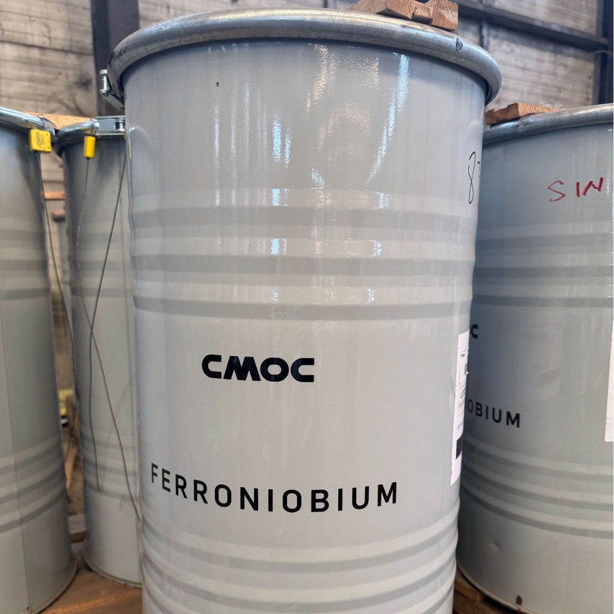 Ferro Niobium Supplies Spot Metallurgical Niobium Iron with a Content of 65% for Steelmaking Alloy Element Additives