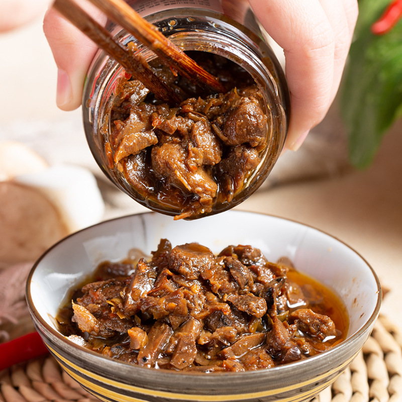 Yi family Source factory direct supply wholesale Internet Celebrity gourmet farm rice noodles fresh fragrant Tricholoma matsutake mushroom sauce 200g