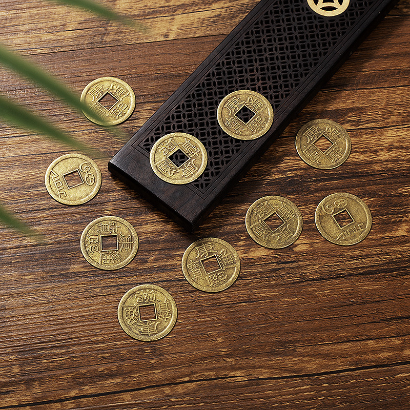 Wholesale imitation pure brass five emperor money vintage alloy play Kangxi Qianlong Tongbao keychain accessories stall supply