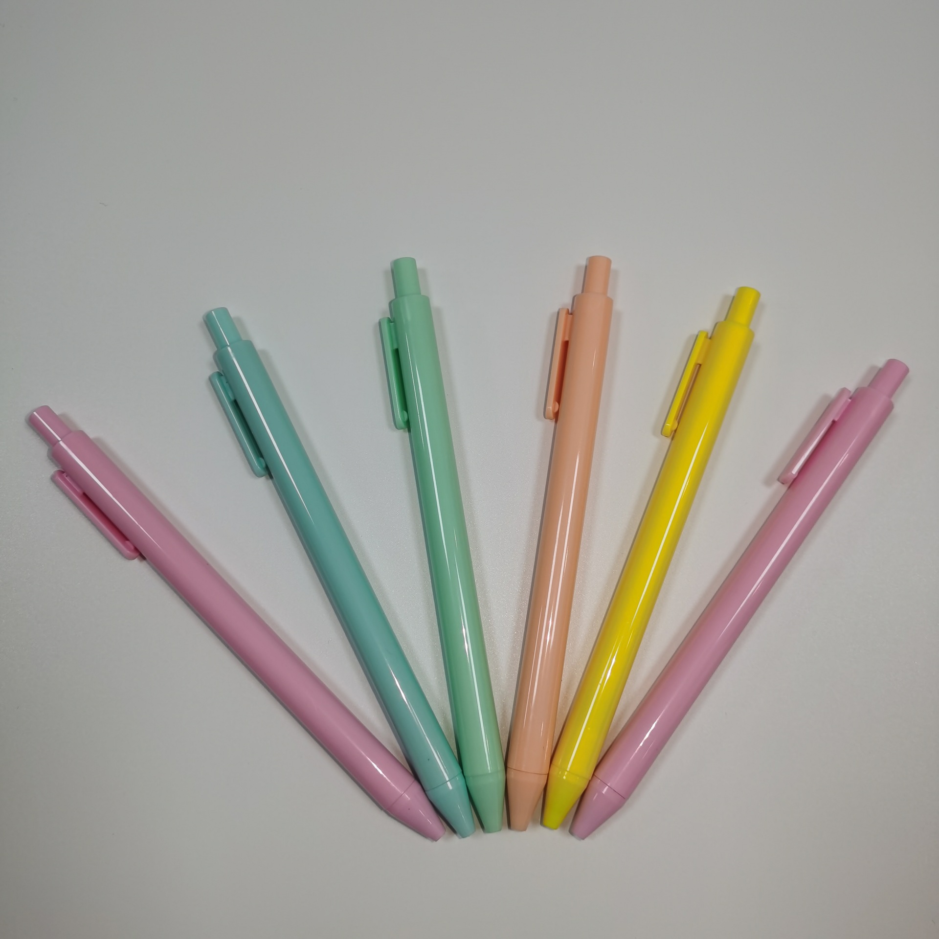 Factory wholesale push-type jumping gel pen middle hook creative students test pen sign pen stationery