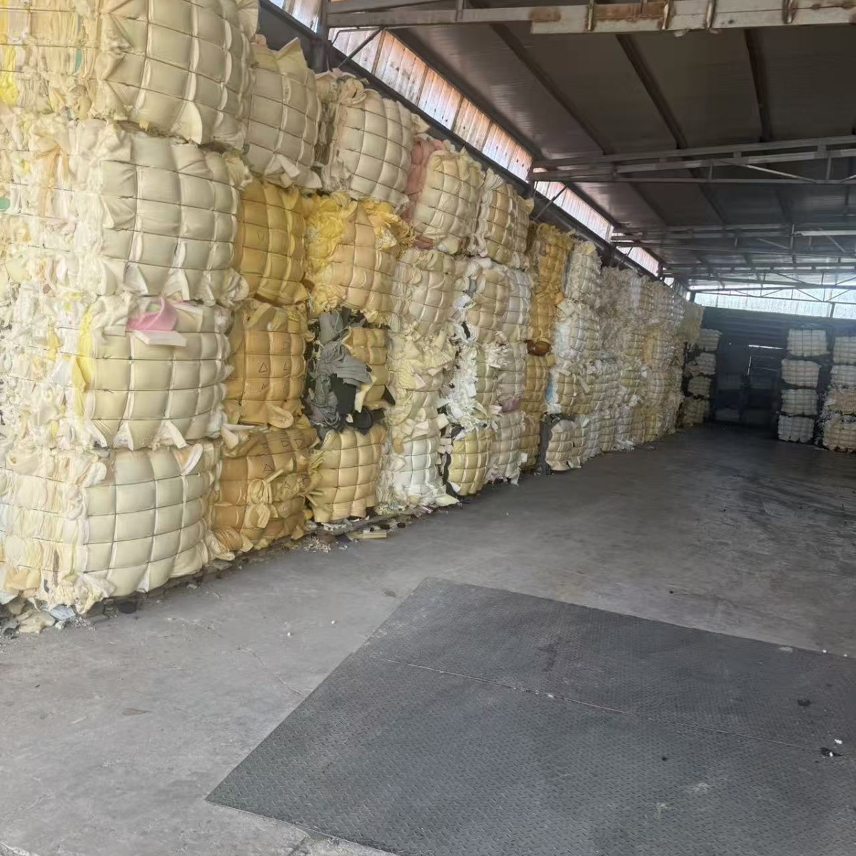 Large Supply of Waste Sponge Scraps, Leftover Padding, Mixed Color Sponge Scraps, Sofa Furniture Packing Foam