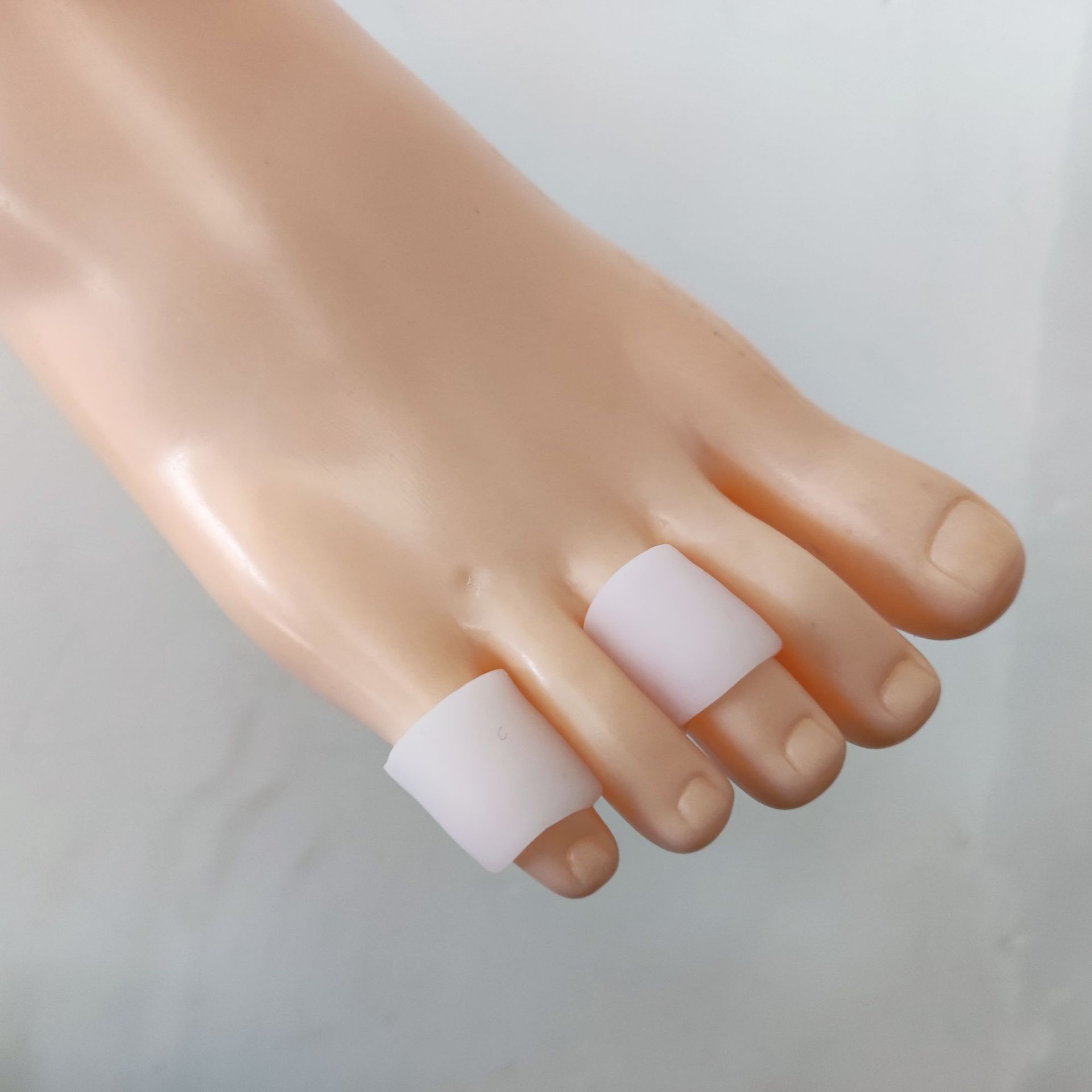 Multi-style SEBS small toe protector overlapping toe separator silicone small toe valgus toe divider