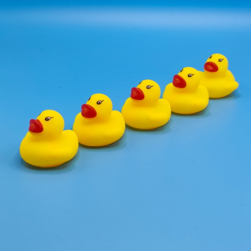Cross-Border Hot Selling Playing in the Water Little Yellow Duck Pinch and Screaming Bathing and Making Sounds Little Duck Toy Swimming Pool Bathroom Duck Wholesale