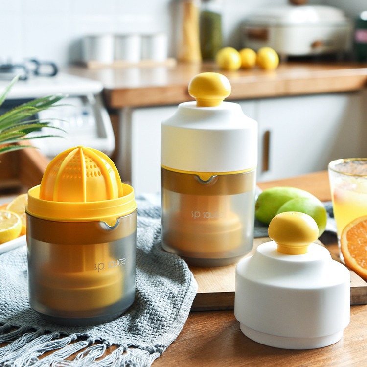 Easy Manual Juicer Small Portable Orange Juice Cup Household Squeezer Fruit Orange Lemon Squeezer