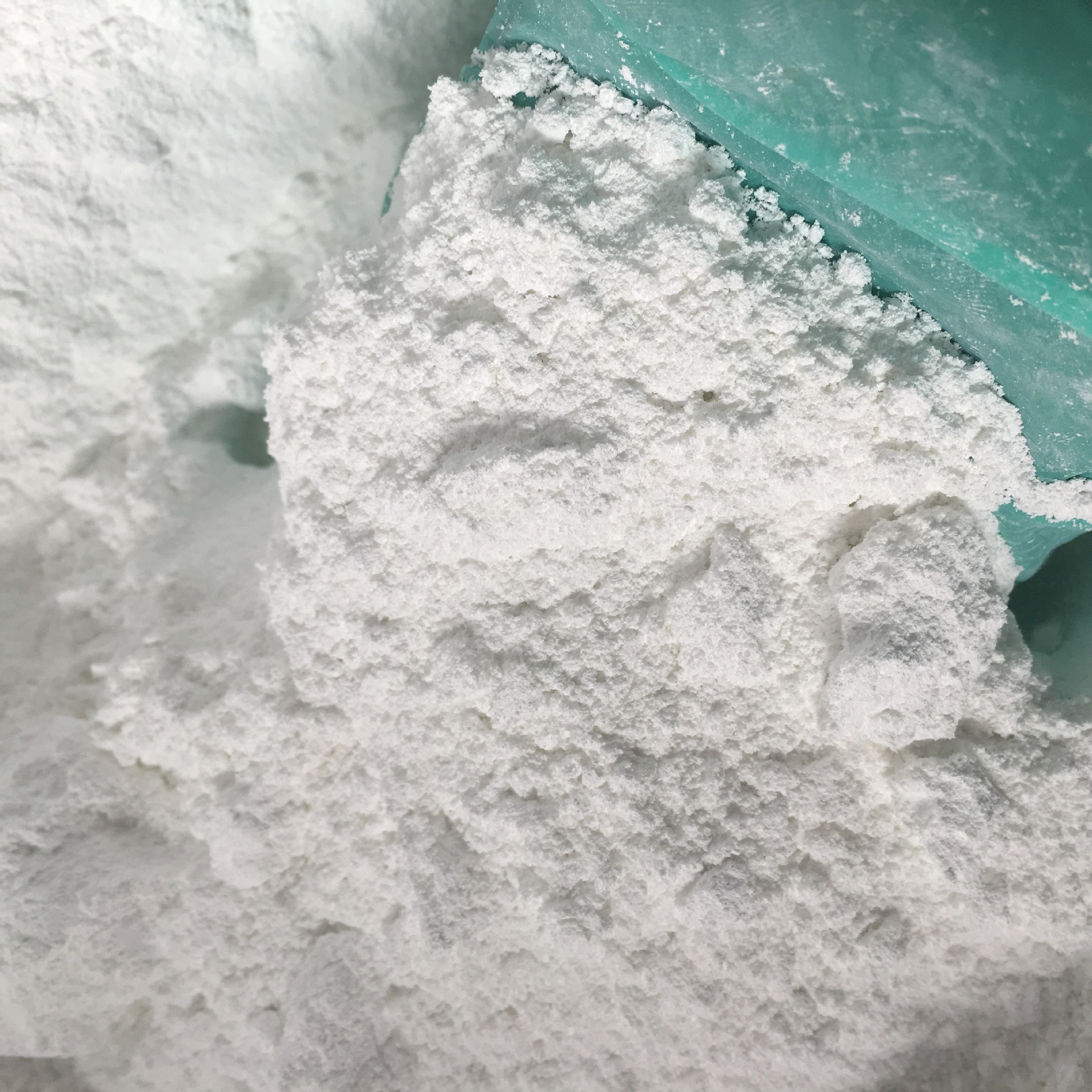 Source Manufacturer High Quality Indirect Method Zinc Oxide 99.7% Indirect Method Active Feed Grade High Purity Zinc Oxide