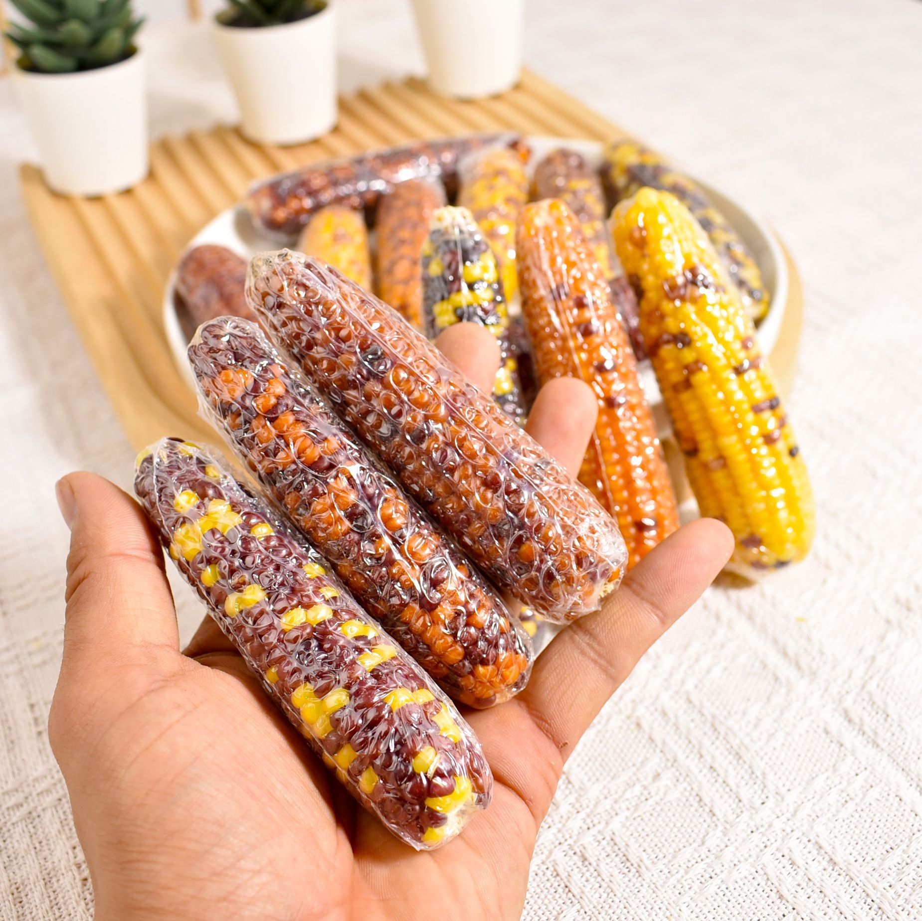 Wangfu's Hamster Chew Sticks, Edible Corn, 25-Year Shelf Life, in Stock, Mini Corn for Golden Hamsters, Rabbits, and Gerbils