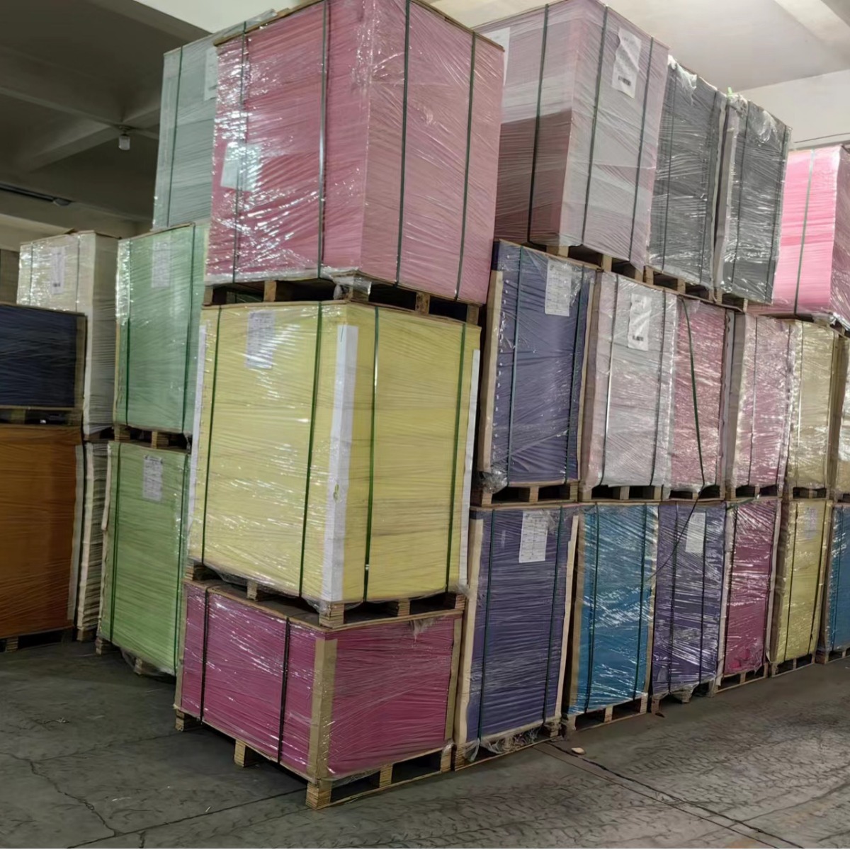 Wholesale 70g Double-Layer Tissue Paper Hollow Paper Dragon Raw Material for Handmade Origami and Paper Cutting in Large Sizes, Available in Bright Red and Deep Red Fluorescent Paper