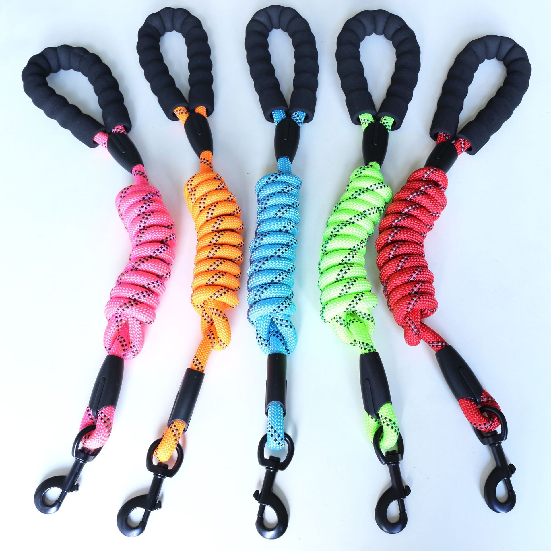 Pet supplies reflective traction rope explosion-proof dog rope dog walking chain dog large and medium-sized dog source factory wholesale