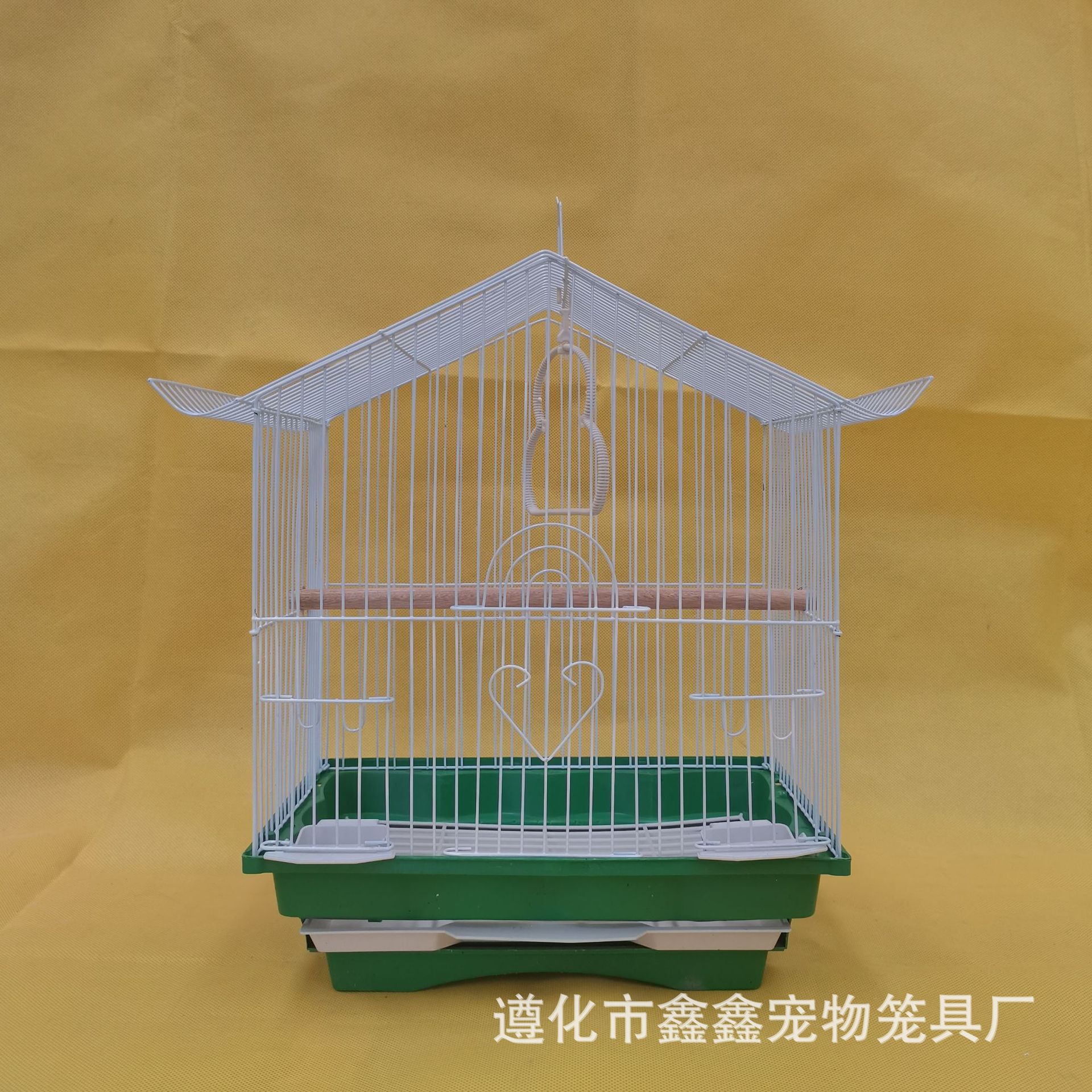 Factory wholesale 102 bird cage small bird cage parrot cage shape cage ornamental cage small bird cage Steeple House cage