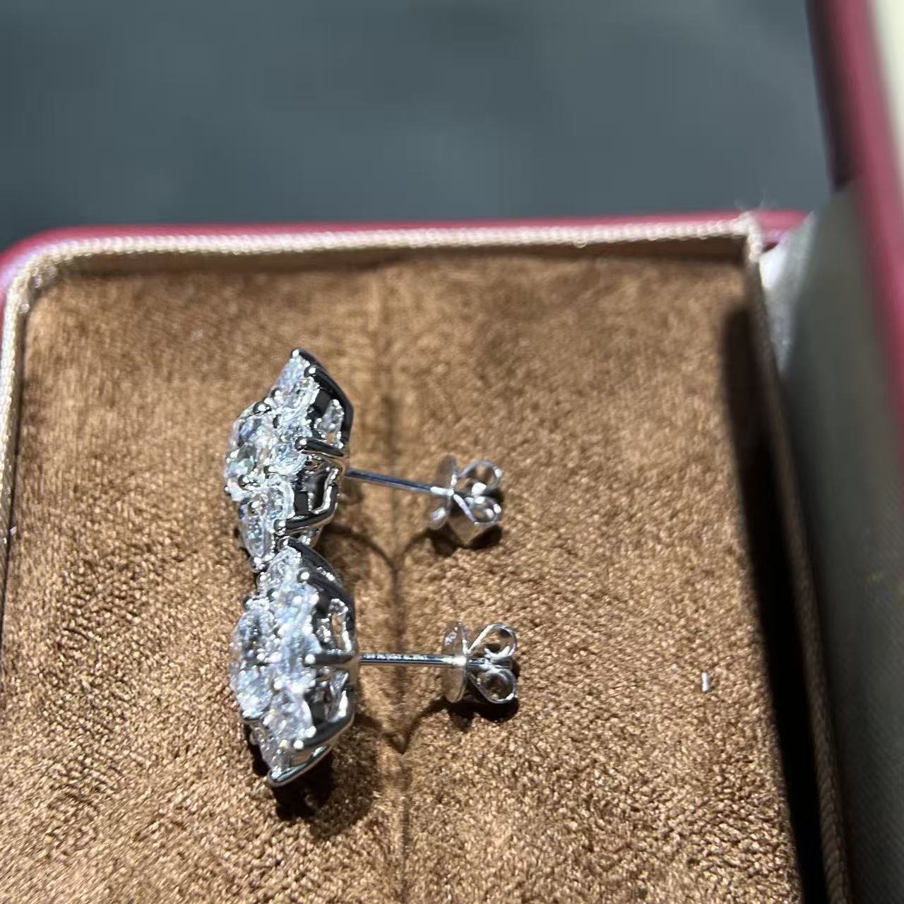 Grown Diamond Platinum Pt950 Sunflower Earrings Inlaid with Secondary Stones Synthetic Diamond Earrings in Stock