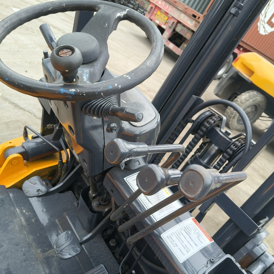Supply Used Tcm Container Forklift 3 Ton Forklift