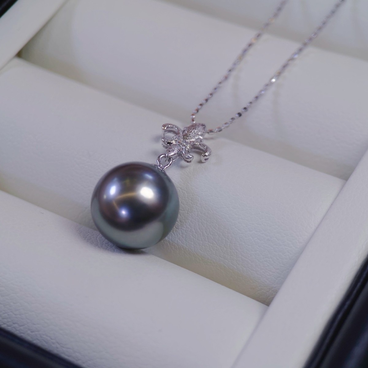 Platinum Pt900 Accessories Pendant Accessories Diamond Inlaid Figure with 10-11mm Diamond D 0.01Ct