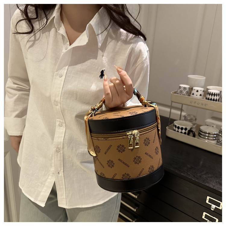 New Maillard Scarf Bucket Bag Contrast Color Large Capacity Cosmetic Case Accompanying Gift Cosmetic Bag Wholesale