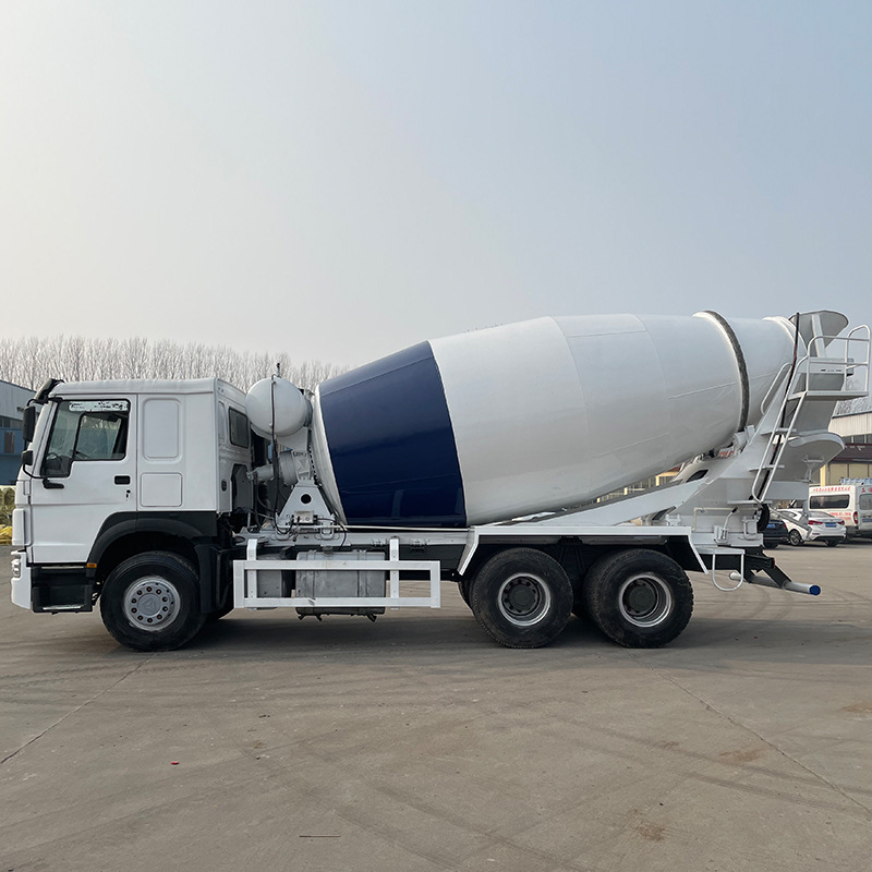 Sold to Africa Howo Concrete Mixer Truck 6*4 Commercial Concrete Transport Truck 12 Cubic Meters Commercial Concrete Mixer Tank