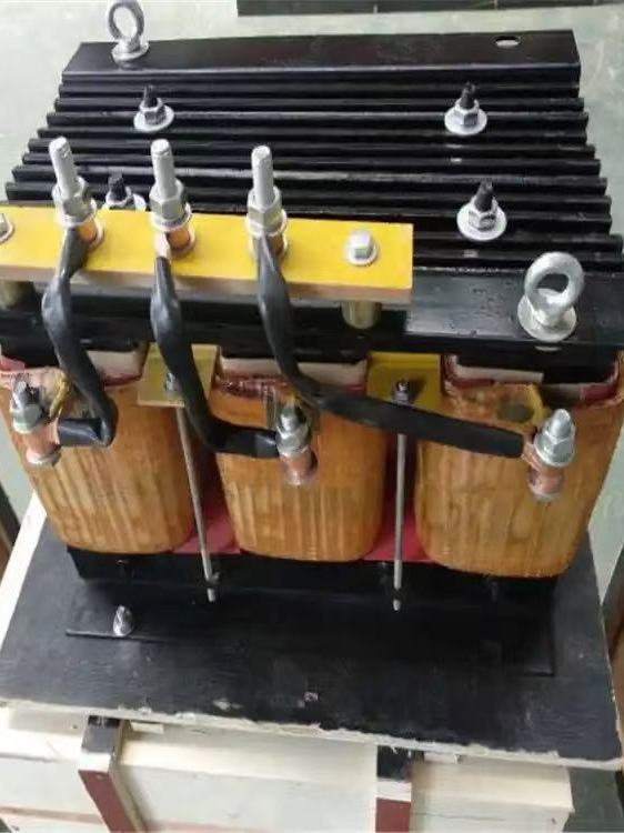 Частотно-чувствительный реостат Bp8Y подходит для тяжелого частого запуска оборудования, такого как металлургия, горнодобыча и вентиляторы