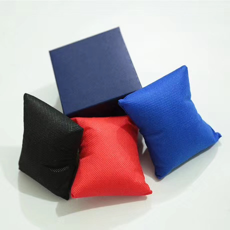 Manufacturer in Stock Wholesale Non-Woven Pillow Bag Silk Cotton Pillow Bag Small Pillow Bag Bracelet Pillow Core Watch Case Pillow