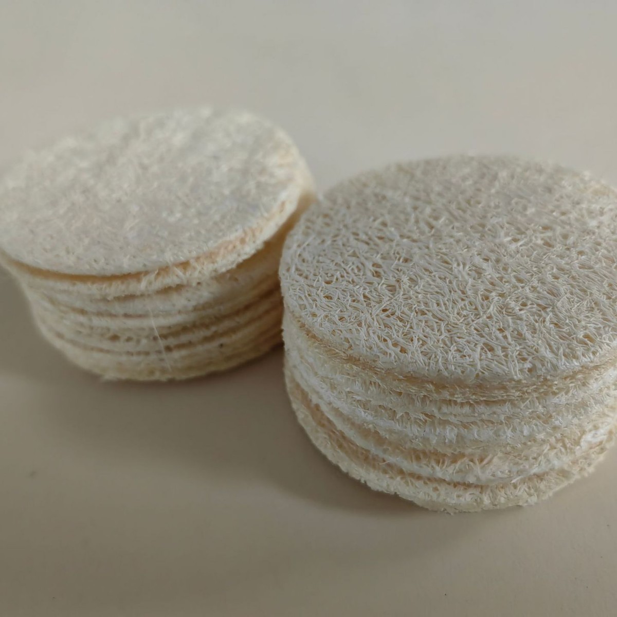 Source factory wholesale loofah facial multifunctional makeup remover in stock wafer cleansing exfoliating face loofah