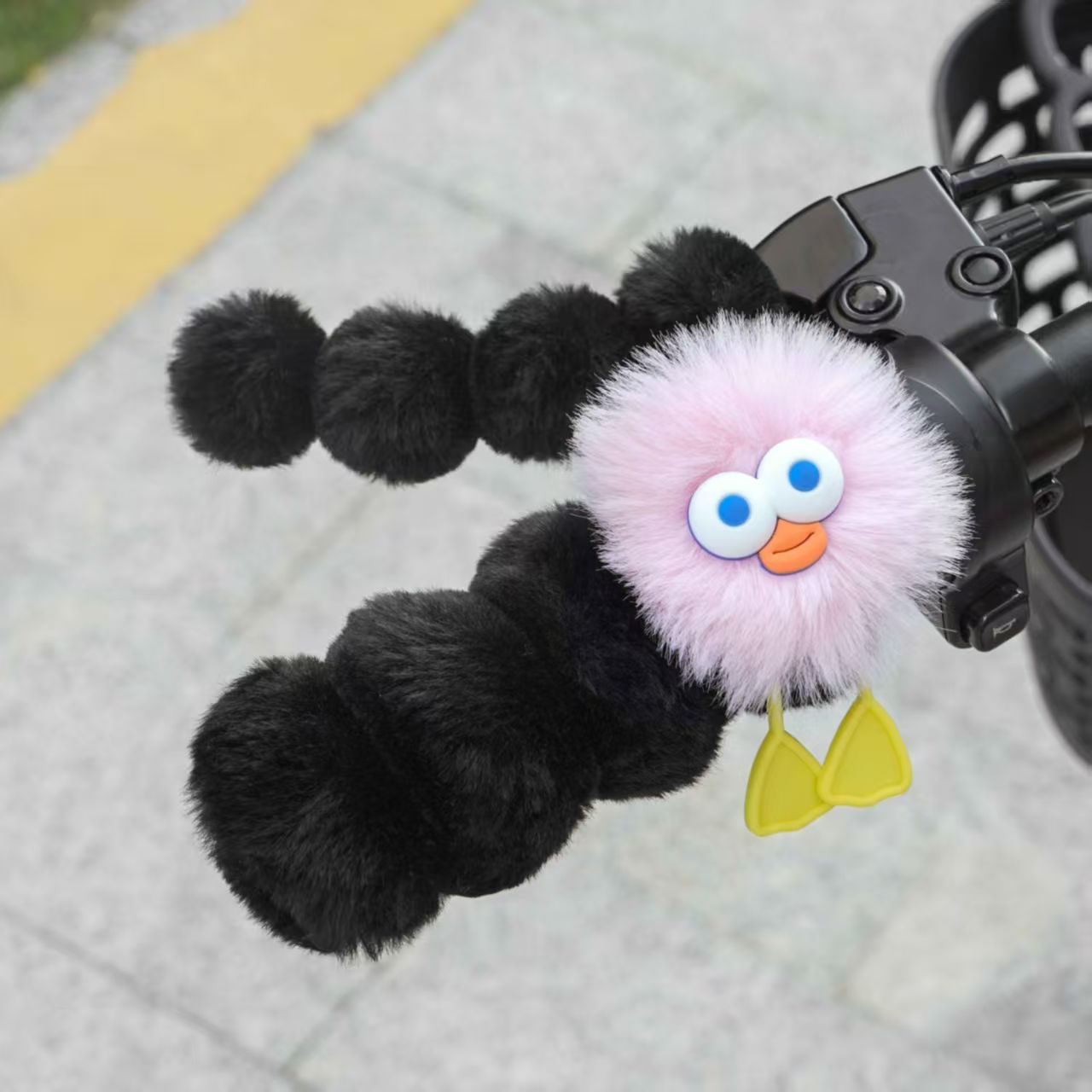 Electric Bike Handlebar Cover Set Plush Winter Cute Three-Wheeled Electric Bike Anti-Slip Bicycle Handlebar Cover