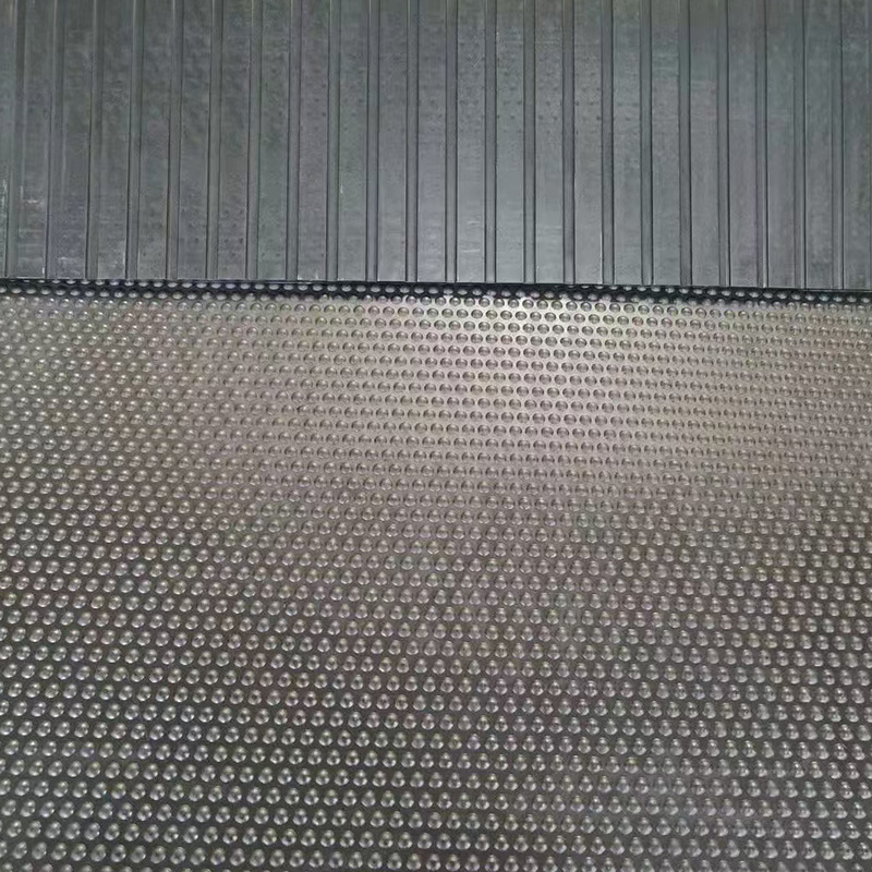 Manufacturer's Anti-Slip and Wear-Resistant Breeding Rubber Mats, Special Livestock Floor Mats for Cow Sheds and Pigsties, Industrial-Grade Cow Bed Moisture-Proof Mats