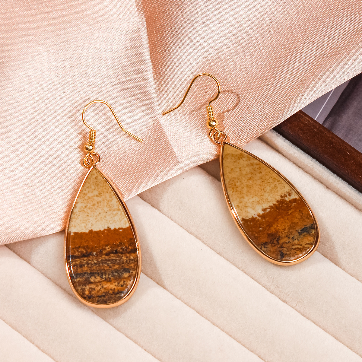 Zhuhang Jewelry Cross-Border New Natural Stone Earrings Light Luxury High-End Earrings Blue Pine Green Eye Stone Earrings Wholesale