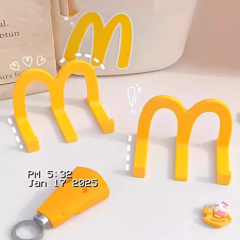 M Model Mobile Phone Holder Desktop Ornament Cute Cartoon Stand Office Personalized Creative Craft Small Ornament Mini