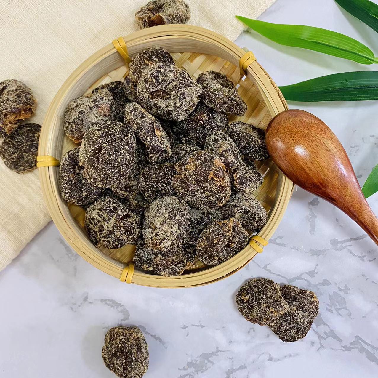 West Lake Yongfeng preserved plum non-nuclear sea salt plum cake soft glutinous sweet and sour delicious snacks Li Gan wholesale 5 Jin a bag