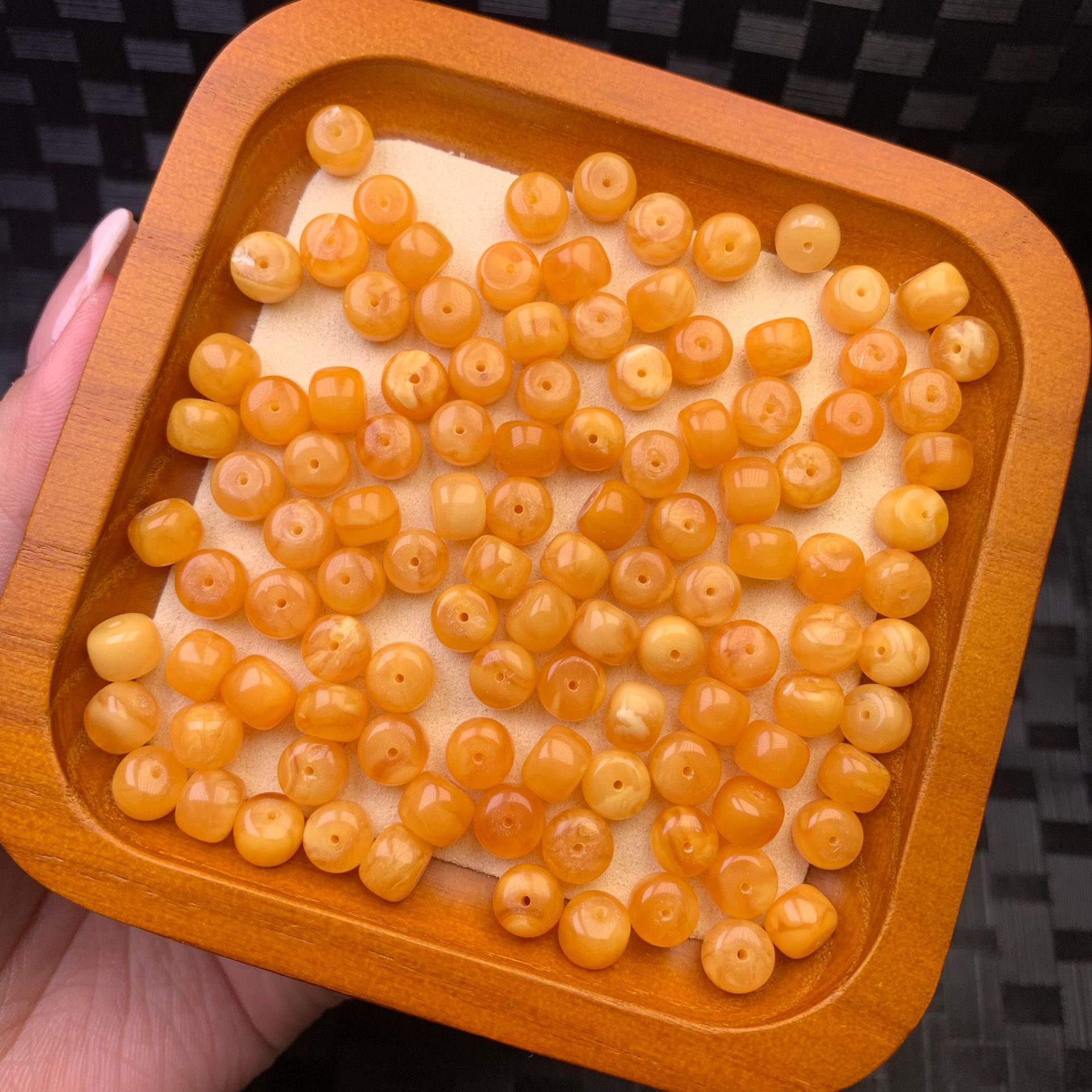 Natural Beeswax Old Honey Flower Wax Old-Style Beads Loose Beads Small Mound Accessories Accessories Wax-Rich and Full Manufacturer Wholesale