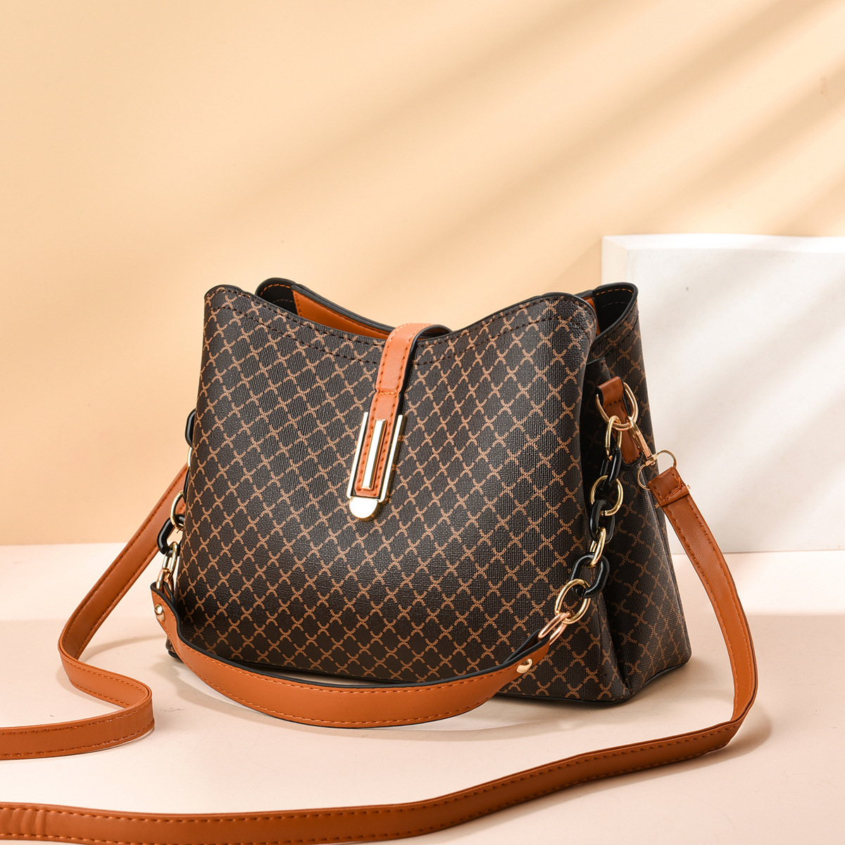 Factory in stock Fashion Women's Bag High Sense Large Capacity Shoulder Bag Simple Crossbody Bag Handbag Women