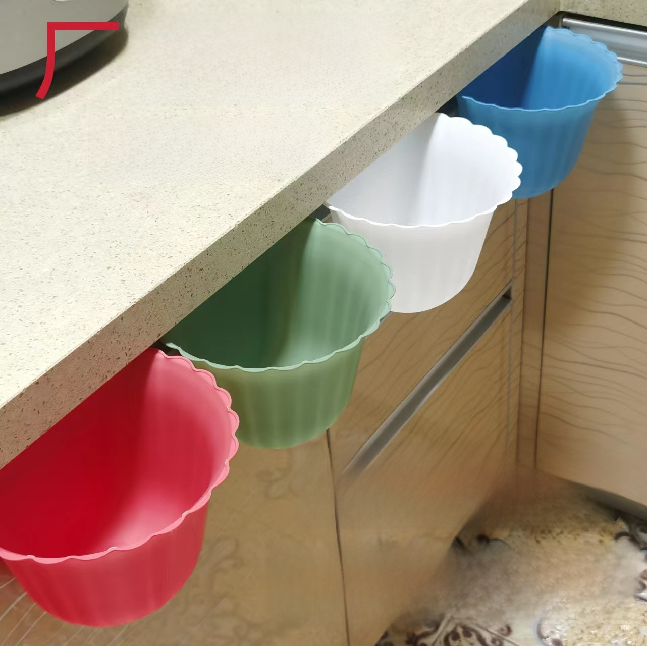 Creative Wall-Mounted Flower Trash Can for Home Kitchen Cabinet Door Hanging Kitchen Waste Storage Box Waste Paper Basket